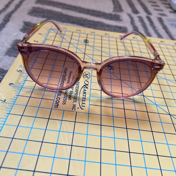 Sojos pink 70s look sunglasses - Picture 3 of 9